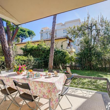 Casa Maddalena Al Mare 600M From Sea - Happy Rentals Марина-ді-П'єтразанта Екстер'єр фото