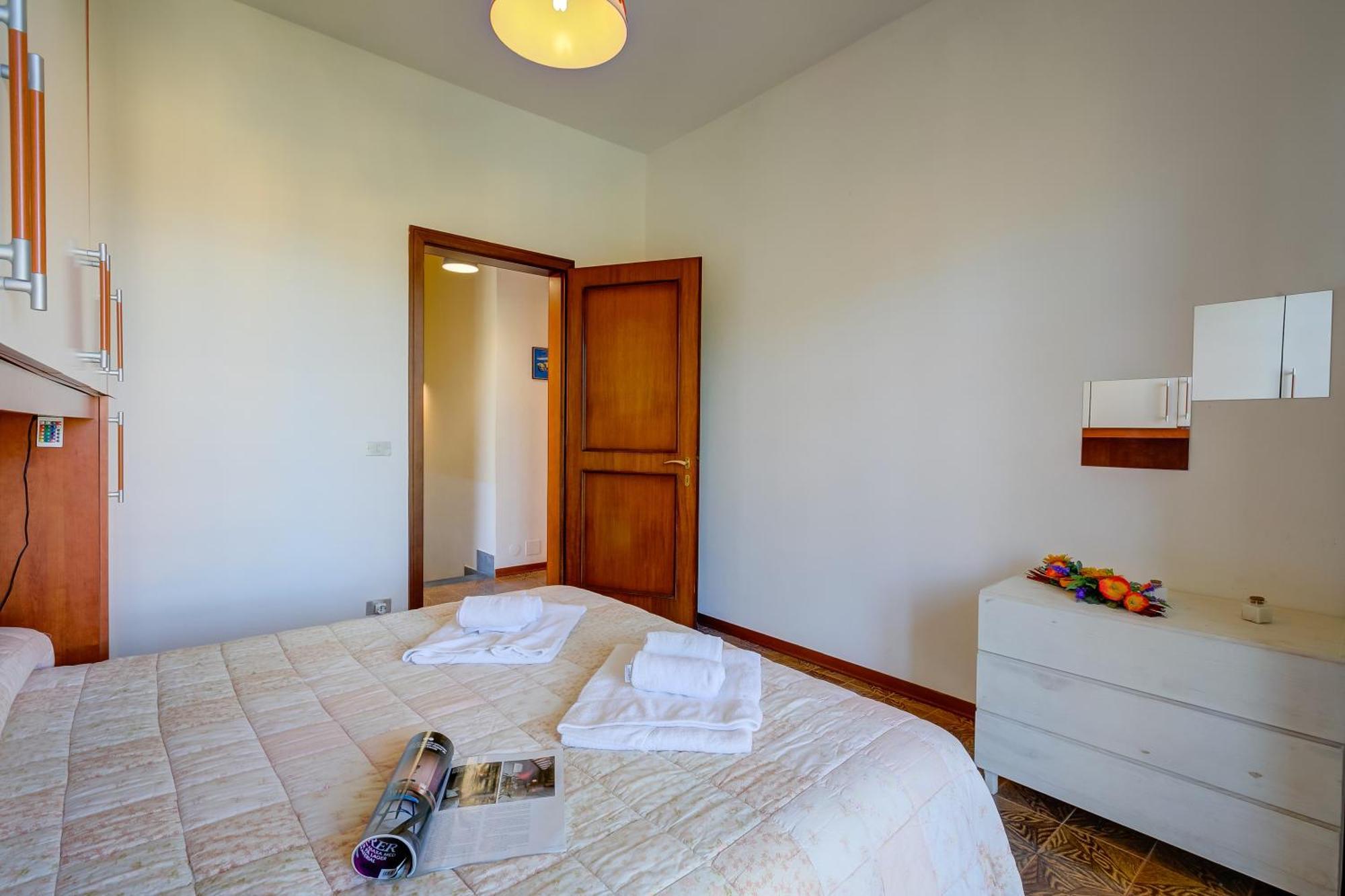 Casa Maddalena Al Mare 600M From Sea - Happy Rentals Марина-ді-П'єтразанта Екстер'єр фото