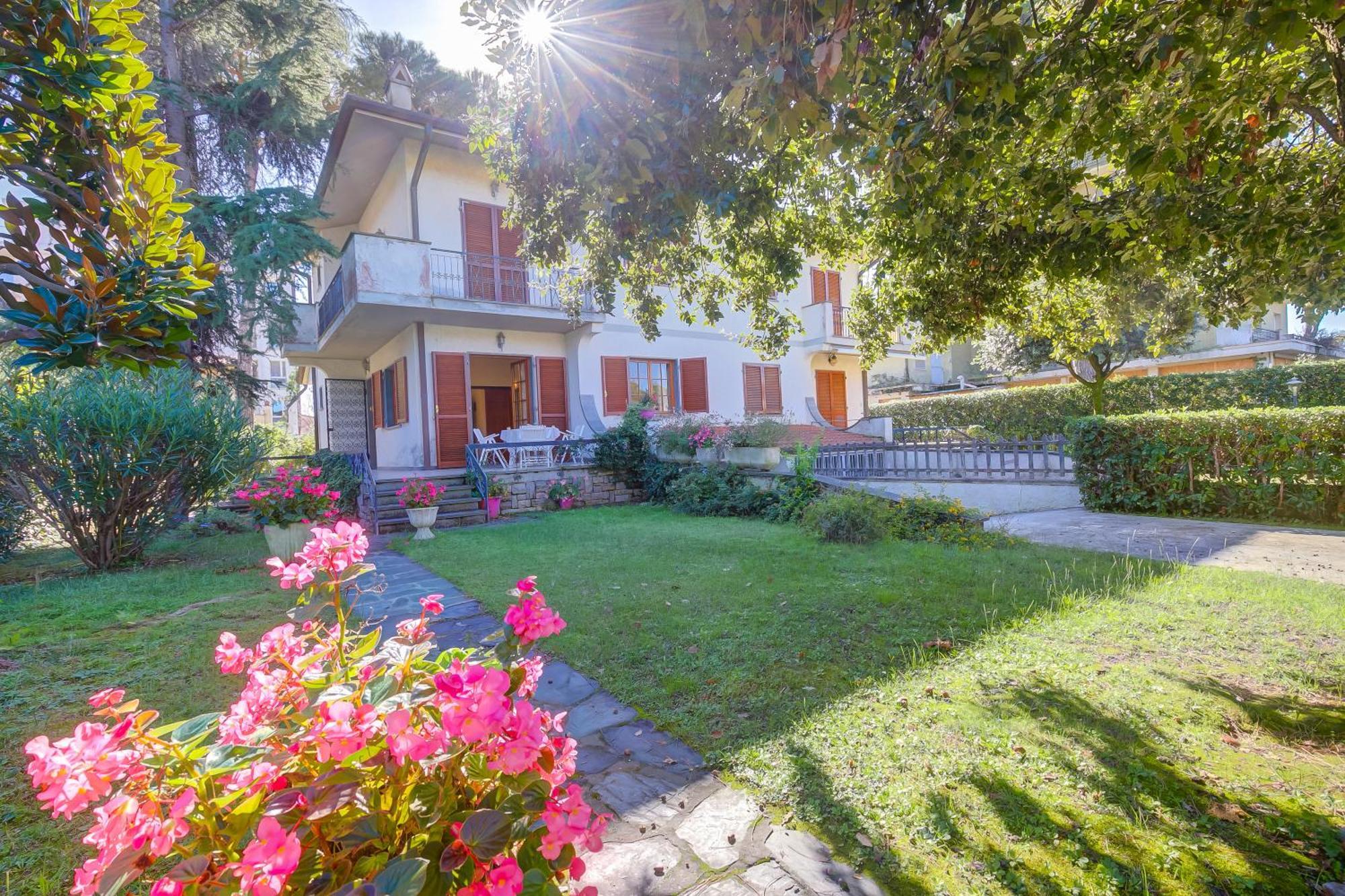 Casa Maddalena Al Mare 600M From Sea - Happy Rentals Марина-ді-П'єтразанта Екстер'єр фото