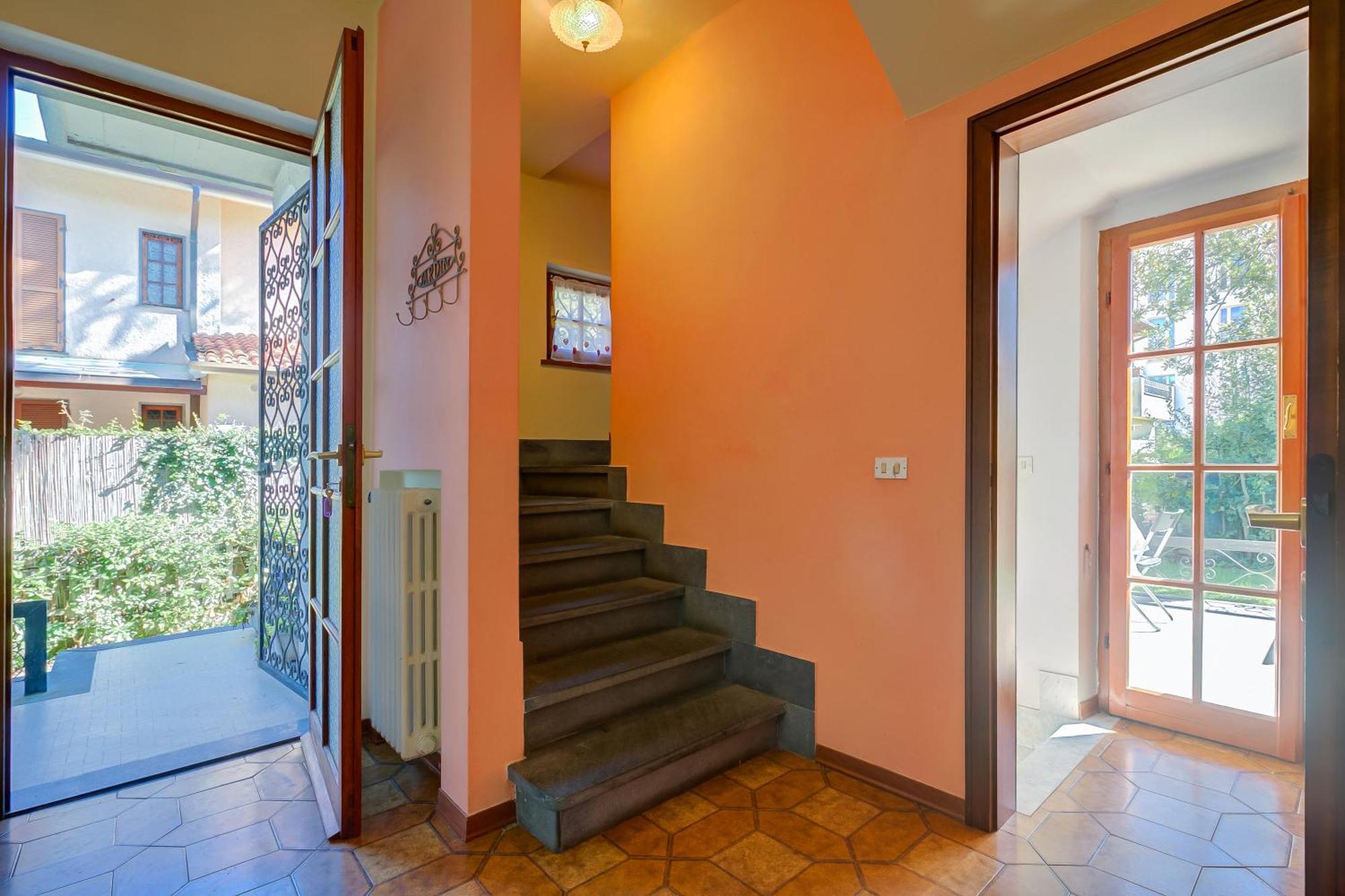 Casa Maddalena Al Mare 600M From Sea - Happy Rentals Марина-ді-П'єтразанта Екстер'єр фото